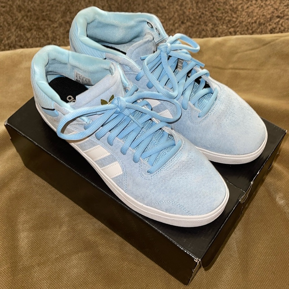 Adidas Tyshawn Low New Suede Cloud Blue Size 10.5